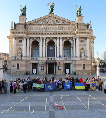 У Львові театральна спільнота вшанувала пам’ять жертв трагедії в Маріуполі