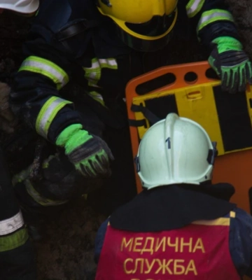 На Тернопільщині під час обвалу ґрунту загинув чоловік та засипало рятувальників