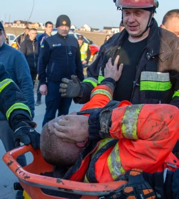 На Тернопільщині чоловіка засипало землею: він загинув (ФОТО)