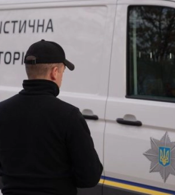 В Николаевской области староста села застрелил свою помощницу прямо на рабочем месте
