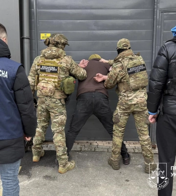 20 тис. євро за втечу: у Харкові затримали двох організаторів схеми виїзду за кордон
