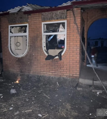 Російський дрон вдарив по магазину у Слатиному, поранені двоє людей