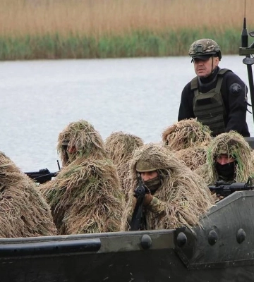 На Херсонщині бої ведуться переважно дистанційно. Що відбувається на воді та островах