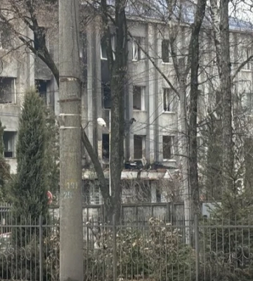 Росіяни атакували дроном адміністративну будівлю у Сумах: постраждав 16-річний хлопець