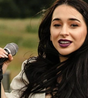 FIÏNKA розповіла, яку суму їй принесла пісня "Афини"