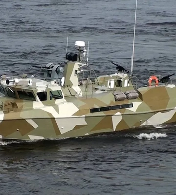 У ГУР показали, як уразили в Криму російську РЛС «Валдай» та катери