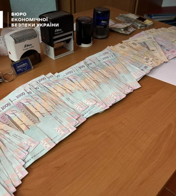На Полтавщині детективи БЕБ викрили нелегальну АЗС: понад рік продавали пальне без ліцензії