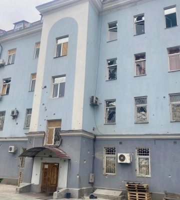 Росіяни обстріляли з артилерії будівлю податкової у Херсоні