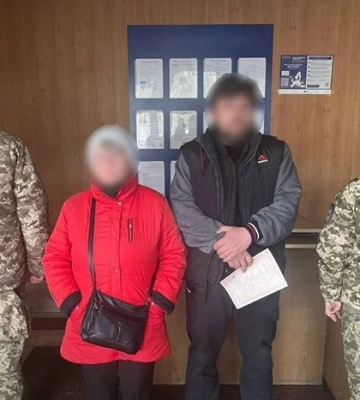 «Посипалися» на деталях: прикордонники викрили фіктивний шлюб киянина з 80-річною тещею