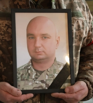 У Луцьку провели в останню дорогу полеглого Героя Дениса Савчука
