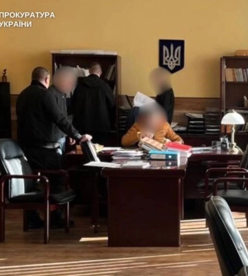 Посадовців державного інституту у Києві підозрюють у схемі “бронювання” від мобілізації
