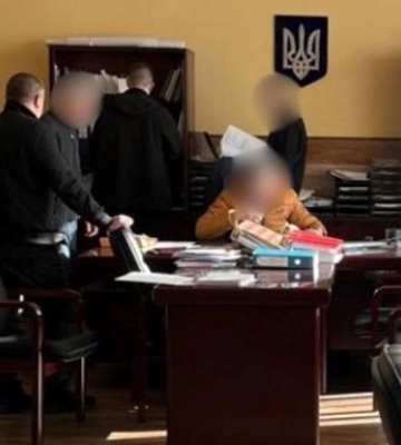 В Киеве чиновники получили подозрения в фиктивном трудоустройстве мужчин