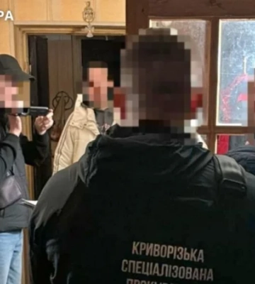 Подделка документов и псевдооперации. В Кривом Роге разоблачили трех врачей, которые за деньги помогали избежать мобилизации — Офис генпрокурора