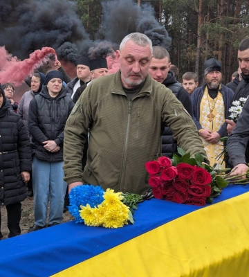 У Луцьку провели в останню дорогу полеглого Героя Дениса Савчука