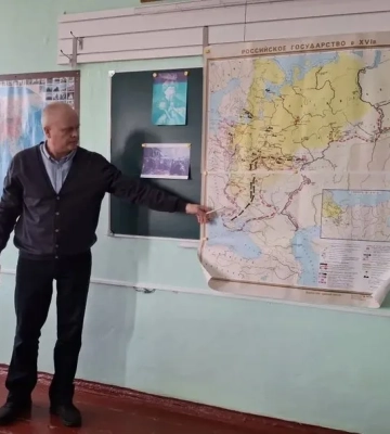 Посадовець з Херсонщини, який перейшов на бік окупантів, отримує зарплату з українського бюджету