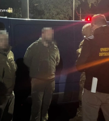 На «замовлення» продавали зброю: на Дніпропетровщині судили учасників організованої групи