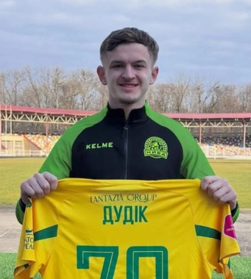 Лучанина, який грав в Англії, підписав футбольний клуб Першої ліги