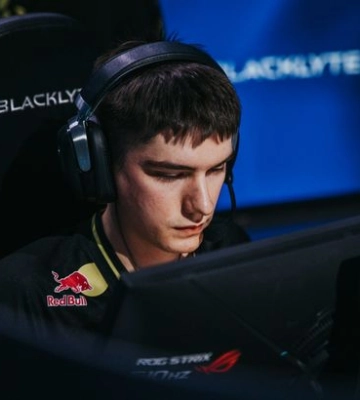 Битва рівня фіналу. NAVI та Falcons розіграли путівку в плейоф BLAST Rotterdam 2026