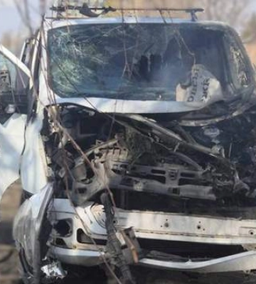На Дніпропетровщині показали, що залишилося від авто енергетиків, на яке з дронів “полювали” росіяни (Фото)