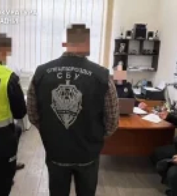 Викрито схему фіктивних довідок для ухилення від служби