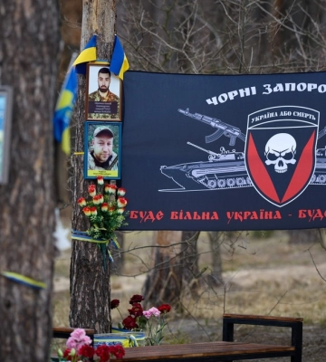 Зеленский почтил память воинов, погибших при обороне села Мощун под Киевом
