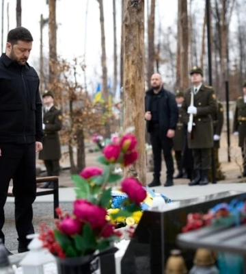Зеленський ушанував пам’ять воїнів, які загинули у битвах за Мощун
