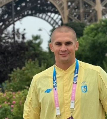 Украинец нокаутировал турка в первом раунде во время вечера бокса от Усика — видео