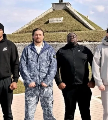 Выпил кофе возле Ровно и здоровался с военными: как Джошуа встретили в Украине