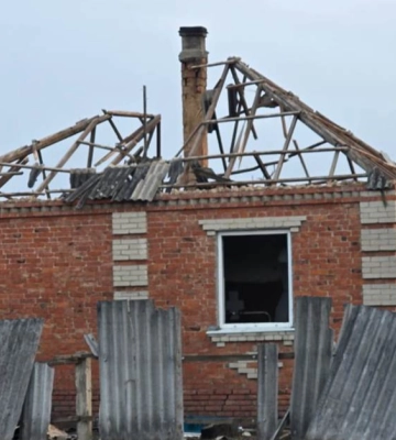 Росіяни атакували село на Донеччині: загинула жінка, 4 поранених, серед них підліток