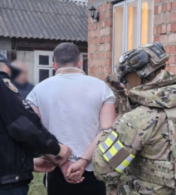 На Буковині затримали підозрюваного у викраденні майже пів мільйона гривень у пораненого військового