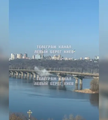 На мосту Патона сталася аварія тепломережі: що відомо