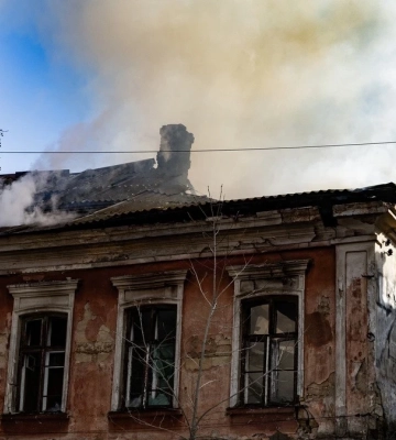 У Херсоні під російський обстріл потрапила будівля музичної школи