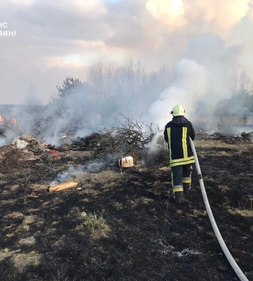 У Луцькому районі – дві масштабні пожежі через паліїв трави