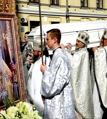 У Києві попрощалися із патріархом Київським і всієї Руси-України Філаретом — фоторепортаж