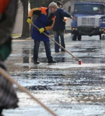 У Львові до кінця дня триває голосування за «Найкращого двірника-2026»