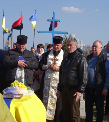 На Волині провели в останню путь Героя Василя Кравчука, який загинув два роки тому