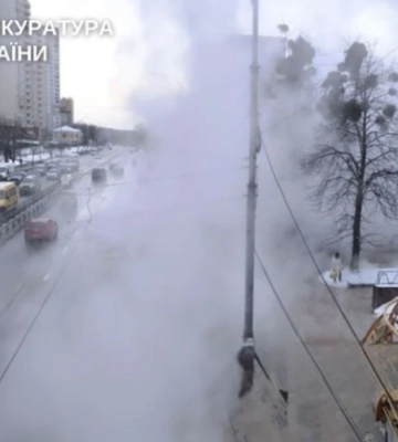 У Києві померла 16-річна дівчина, яка впала в яму з окропом у Голосіївському районі