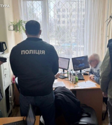 На Кіровоградщині викрили посадовця ВЛК, який вимагав $2000 за «потрібне» рішення
