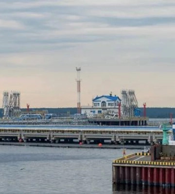 РФ зупинила експорт нафти через Приморськ і Усть-Лугу після атаки БпЛА, - Reuters