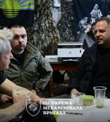 Шон Пенн посетил боевую бригаду на Донетчине, его сопровождал Ермак