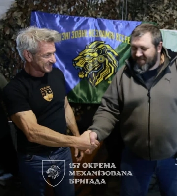 Шон Пенн відвідав українських військових на Донеччині, разом з актором помітили Єрмака