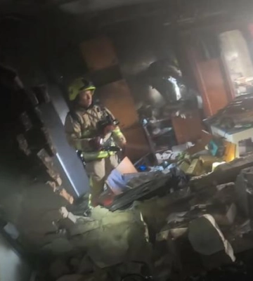 У Рівному в квартирі після вибуху виникла пожежа (ВІДЕО)