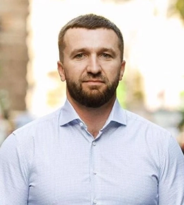 Нардеп з Херсонщини Володимир Іванов задекларував зарплату понад 700 тисяч гривень і мотоцикл