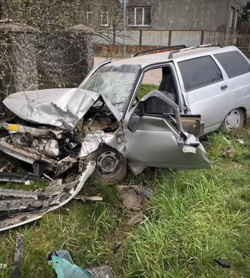 У суботу на об'їзній Мукачева зіткнулися ВАЗ та Citroen, травмовано 4-х людей (ФОТО)
