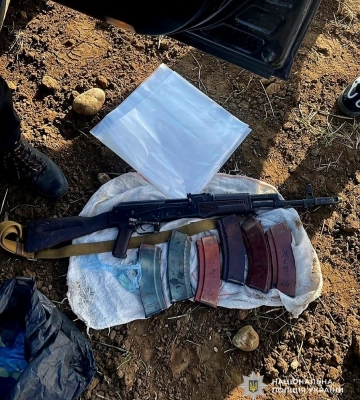 На Дніпропетровщині поліцейські викрили двох збувачів вогнепальної зброї