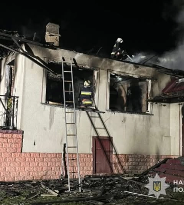 На Тернопільщині поліція встановлює обставини загибелі жінки під час пожежі