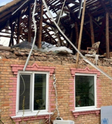 Поранено жінку, здійнялася пожежа, побито будинки та інфраструктуру: РФ понад 20 разів атакувала Дніпропетровщину