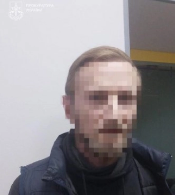 З Польщі екстрадовано херсонця, якого підозрюють у зґвалтуванні й убивстві 7-річної дівчинки та вбивстві її матері