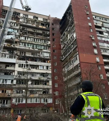 Террор мирных городов: в Днепре вражеский дрон изуродовал 14-этажный дом, есть раненые