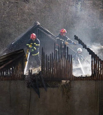 Рятувальники Ужгородщини ліквідували пожежу в надвірній споруді